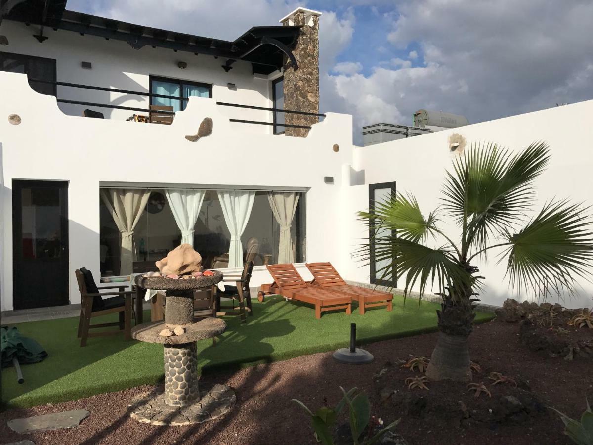 Vivienda Vacacional Casa Federico Corralejo Exterior photo